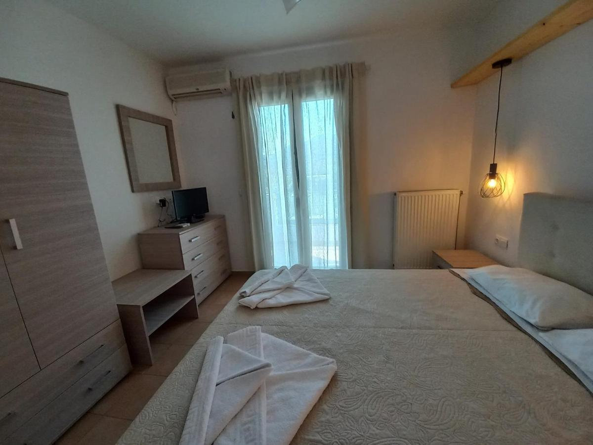 סקירוס Achilli Apartments מראה חיצוני תמונה