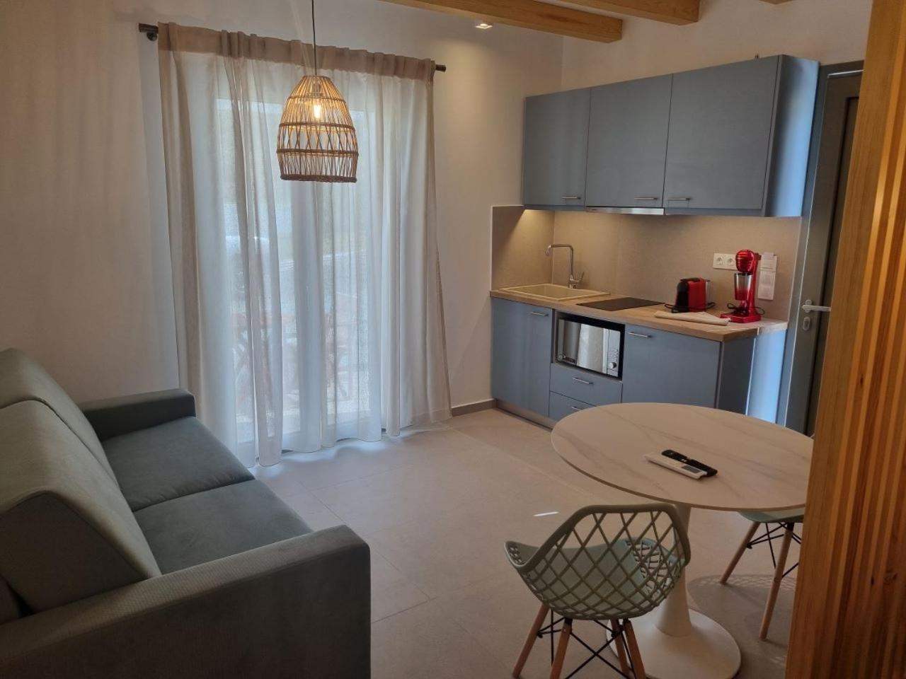 סקירוס Achilli Apartments מראה חיצוני תמונה